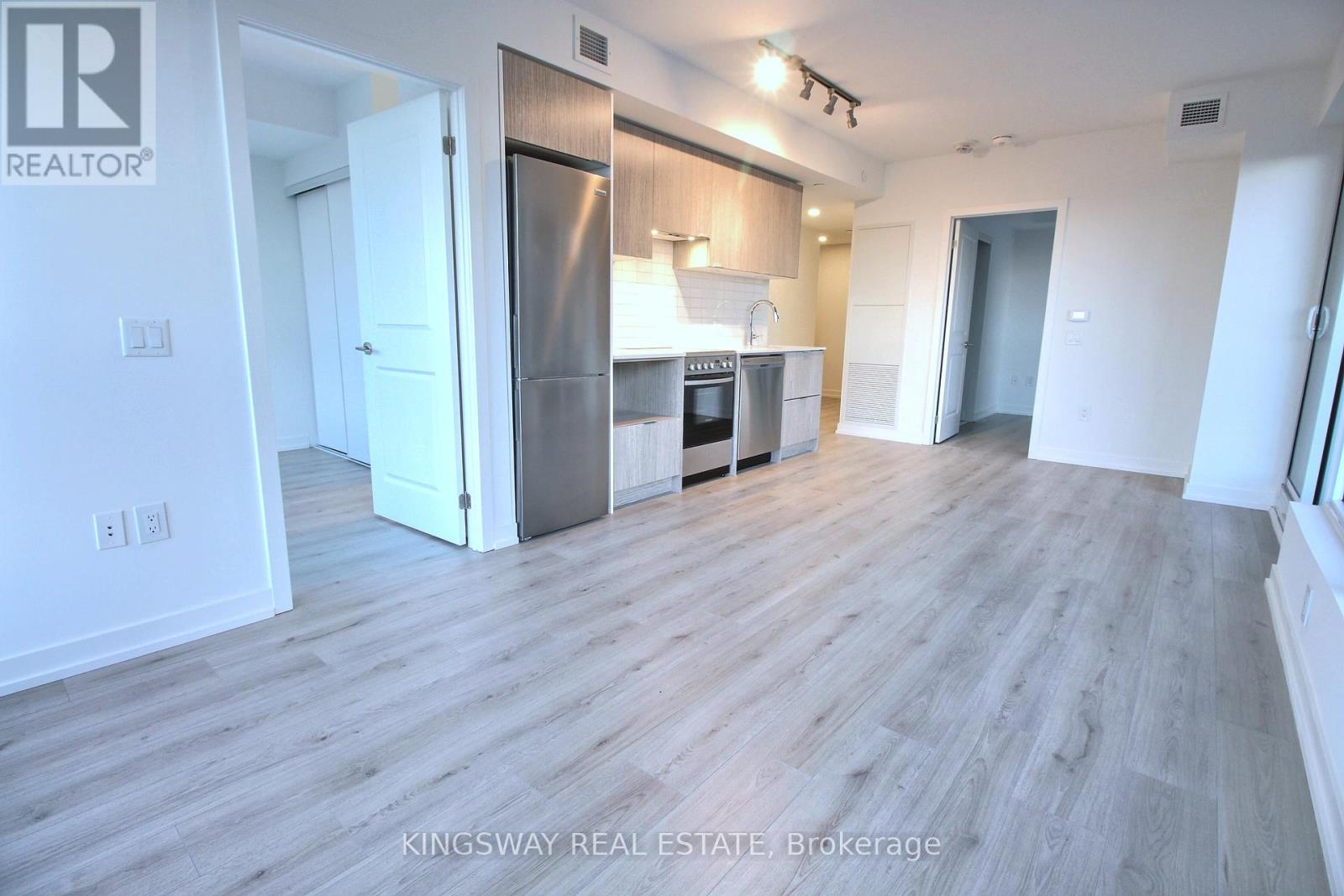 1605 - 395 Bloor Street E, Toronto, Ontario  M4W 0B4 - Photo 6 - C12152521