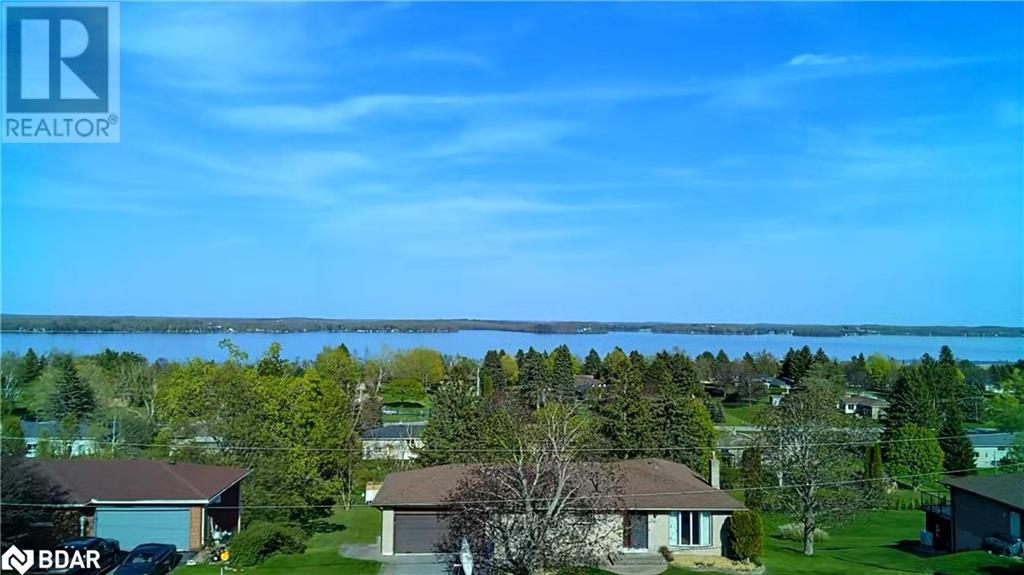381 Country Club Circle, Bobcaygeon, Ontario  K0M 1A0 - Photo 2 - 40729046