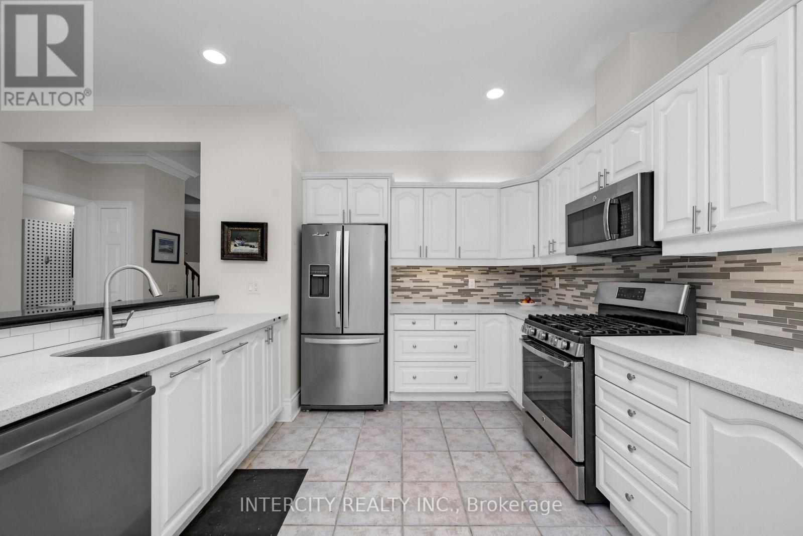 19 - 8038 Yonge Street, Vaughan (Uplands), Ontario  L4J 1W3 - Photo 18 - N11882172