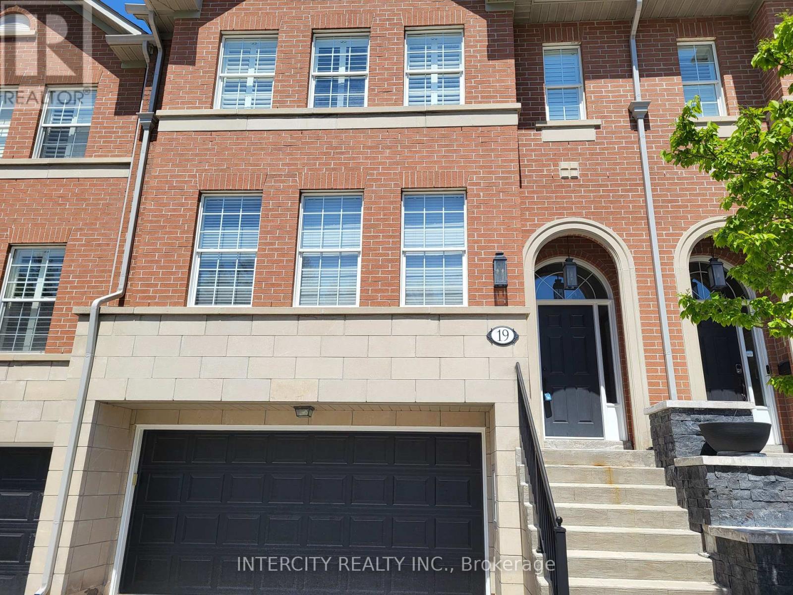 19 - 8038 Yonge Street, Vaughan, Ontario  L4J 1W3 - Photo 2 - N11882172