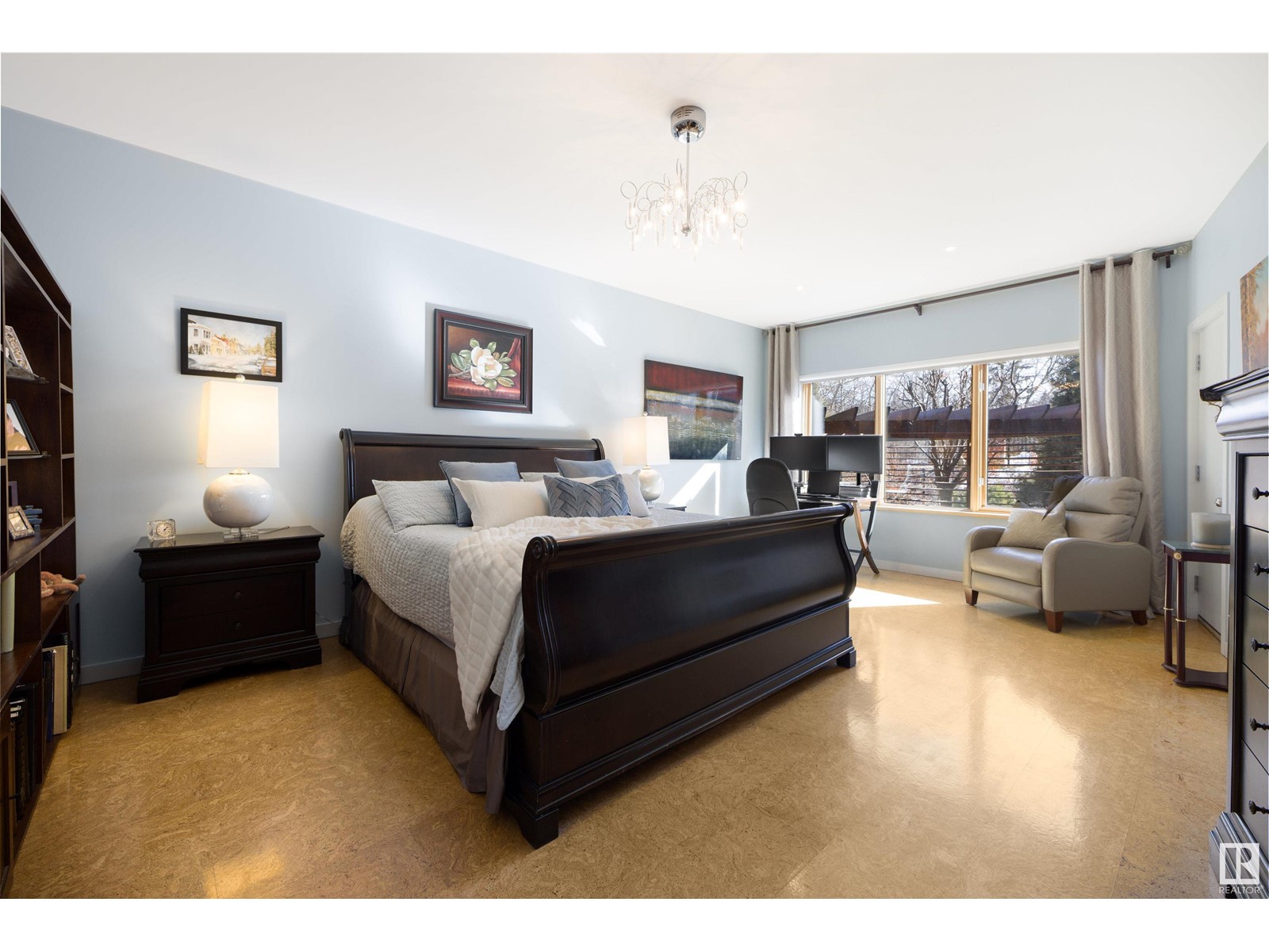 Property at 8711 99 AV NW image 3