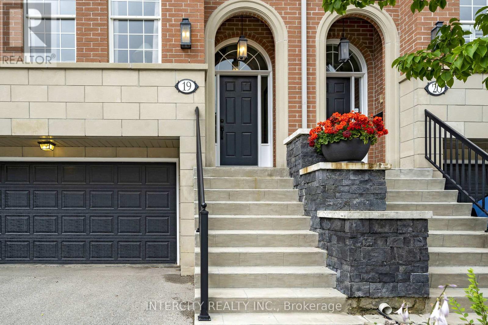 19 - 8038 Yonge Street, Vaughan (Uplands), Ontario  L4J 1W3 - Photo 3 - N11882172