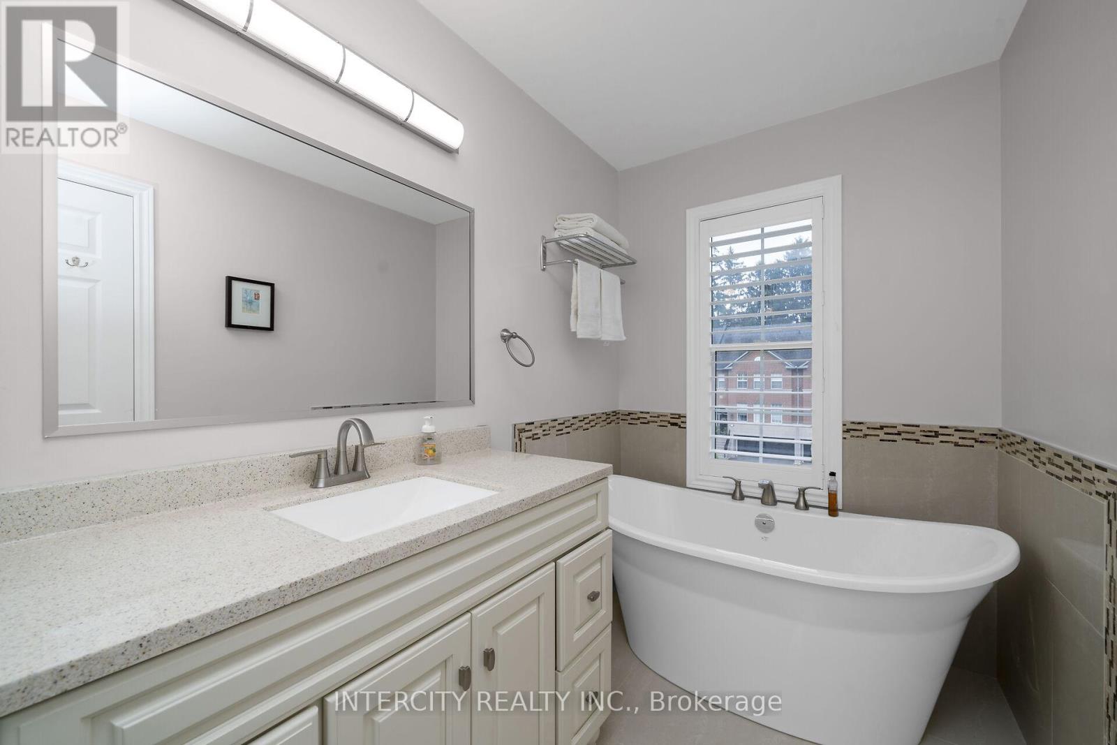 19 - 8038 Yonge Street, Vaughan, Ontario  L4J 1W3 - Photo 27 - N11882172