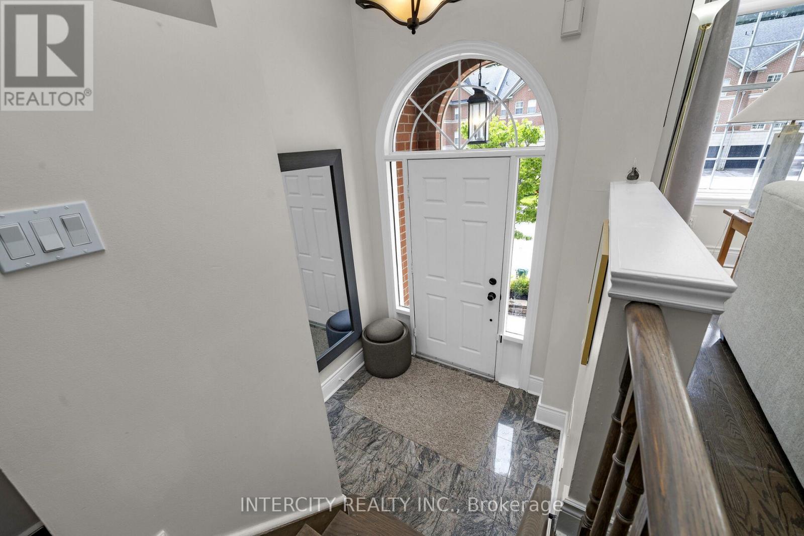 19 - 8038 Yonge Street, Vaughan (Uplands), Ontario  L4J 1W3 - Photo 4 - N11882172