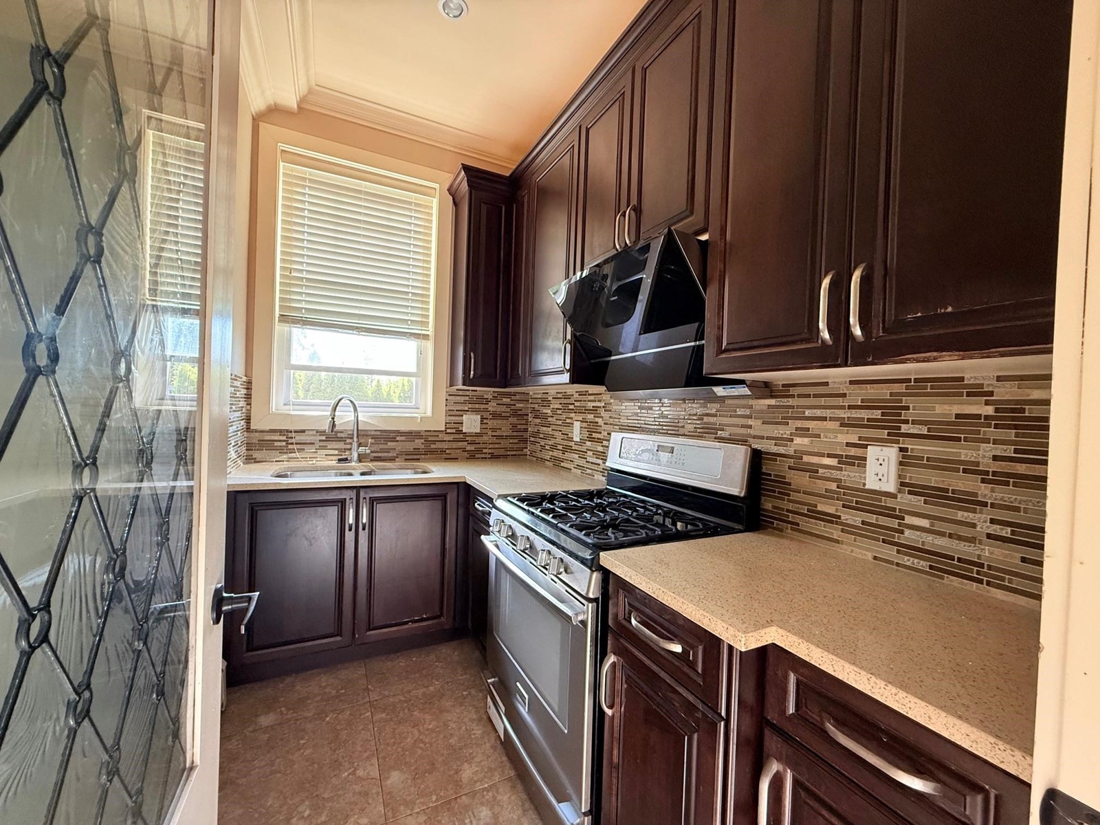 8018 155a Street, Surrey, British Columbia  V3S 2J2 - Photo 5 - R2997978