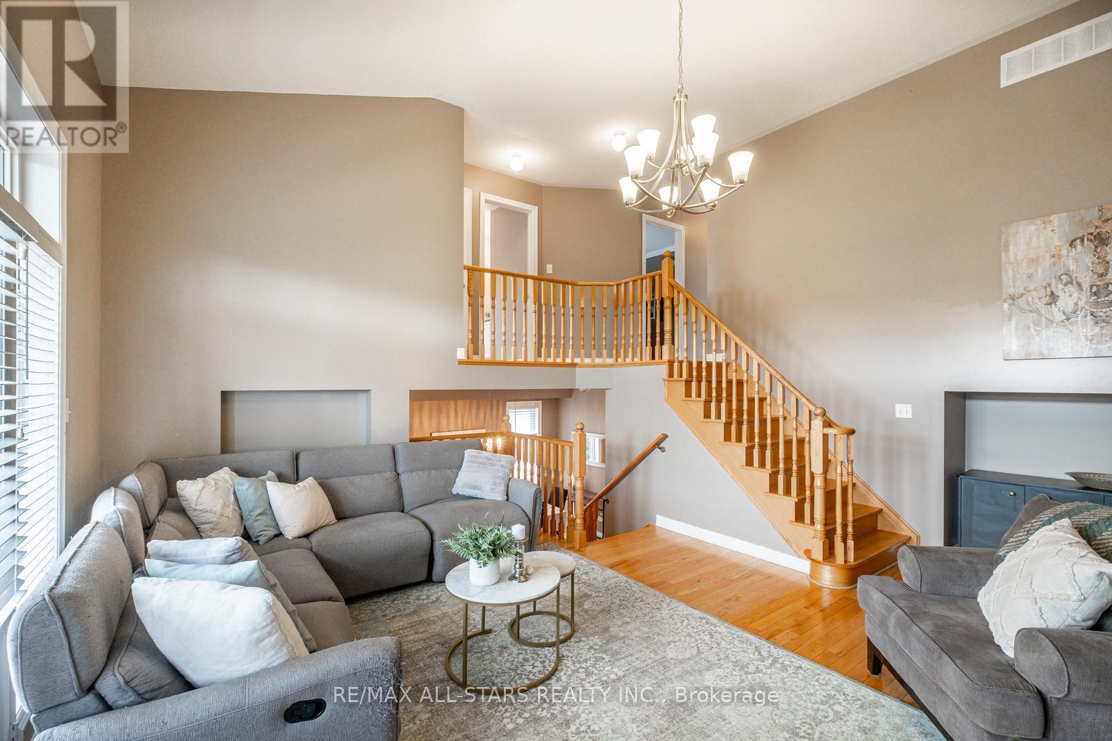 43 Horsedreamer Lane, Whitchurch-Stouffville, Ontario  L4A 0G6 - Photo 19 - N12152507
