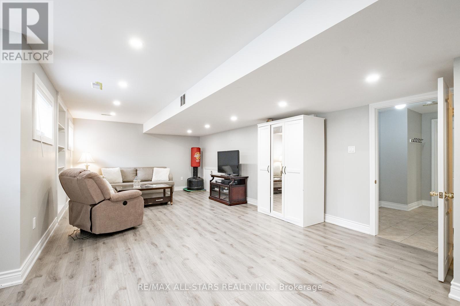 43 Horsedreamer Lane, Whitchurch-Stouffville, Ontario  L4A 0G6 - Photo 42 - N12152507