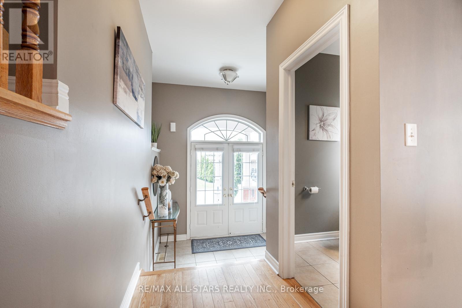 43 Horsedreamer Lane, Whitchurch-Stouffville (Stouffville), Ontario  L4A 0G6 - Photo 5 - N12152507