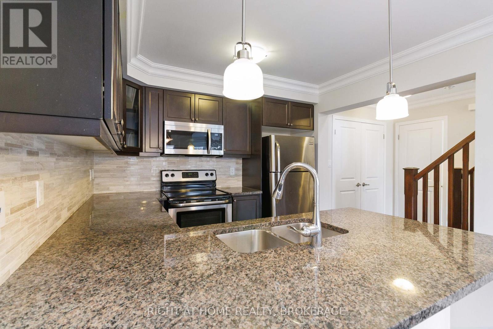 3060 Gardenia Gate, Oakville, Ontario  L6M 0V8 - Photo 15 - W12152512