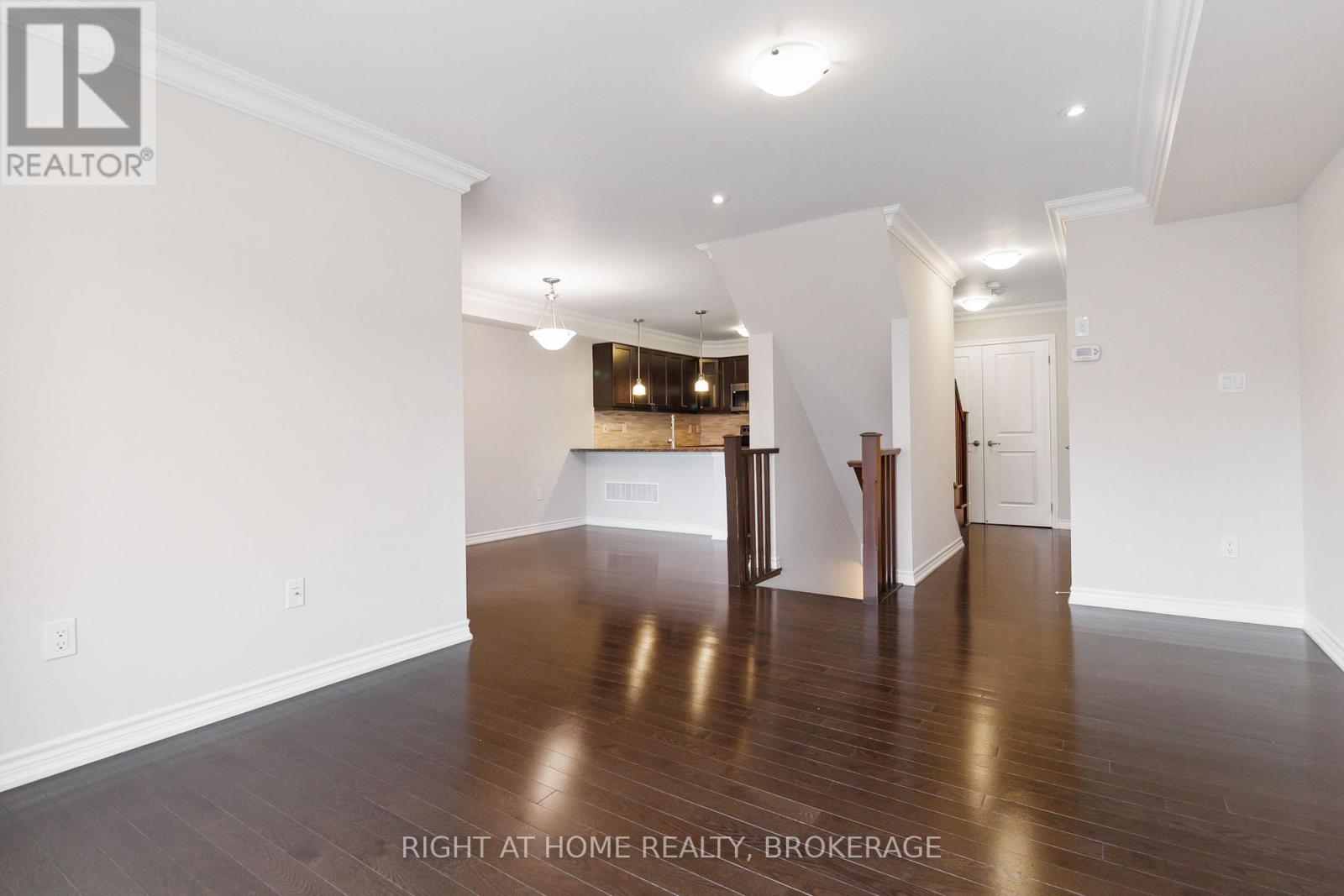 3060 Gardenia Gate, Oakville, Ontario  L6M 0V8 - Photo 9 - W12152512