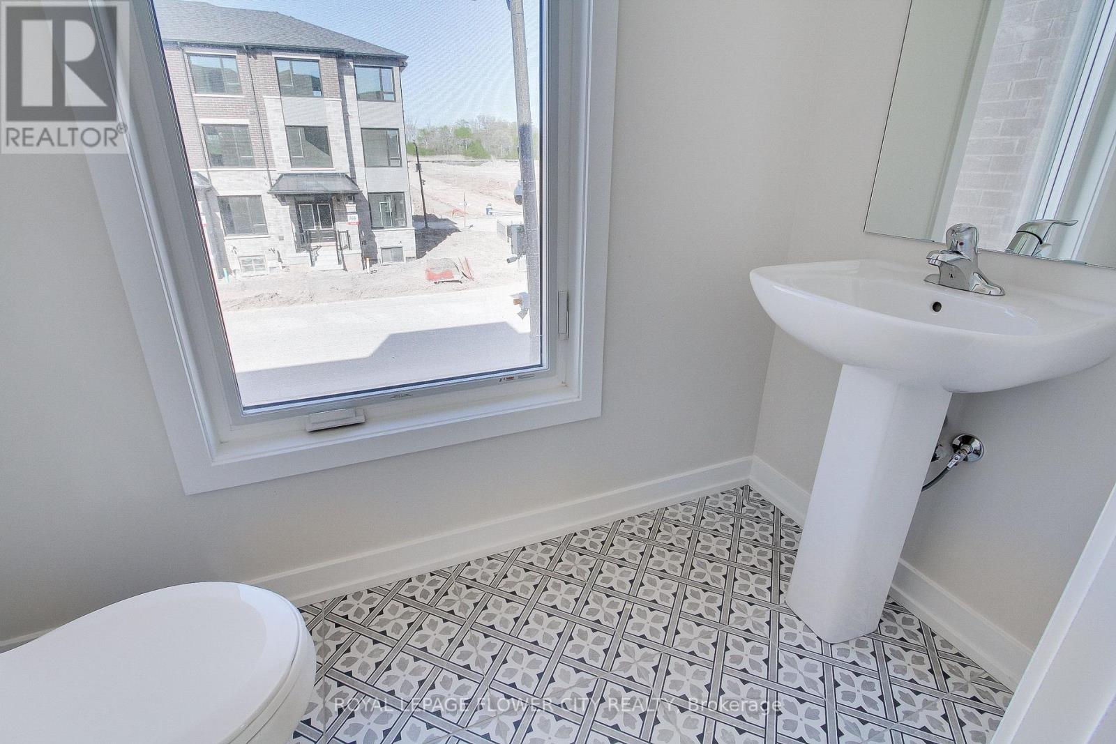 1223 Dartmouth Crescent, Oakville, Ontario  L6H 8B8 - Photo 10 - W12152516