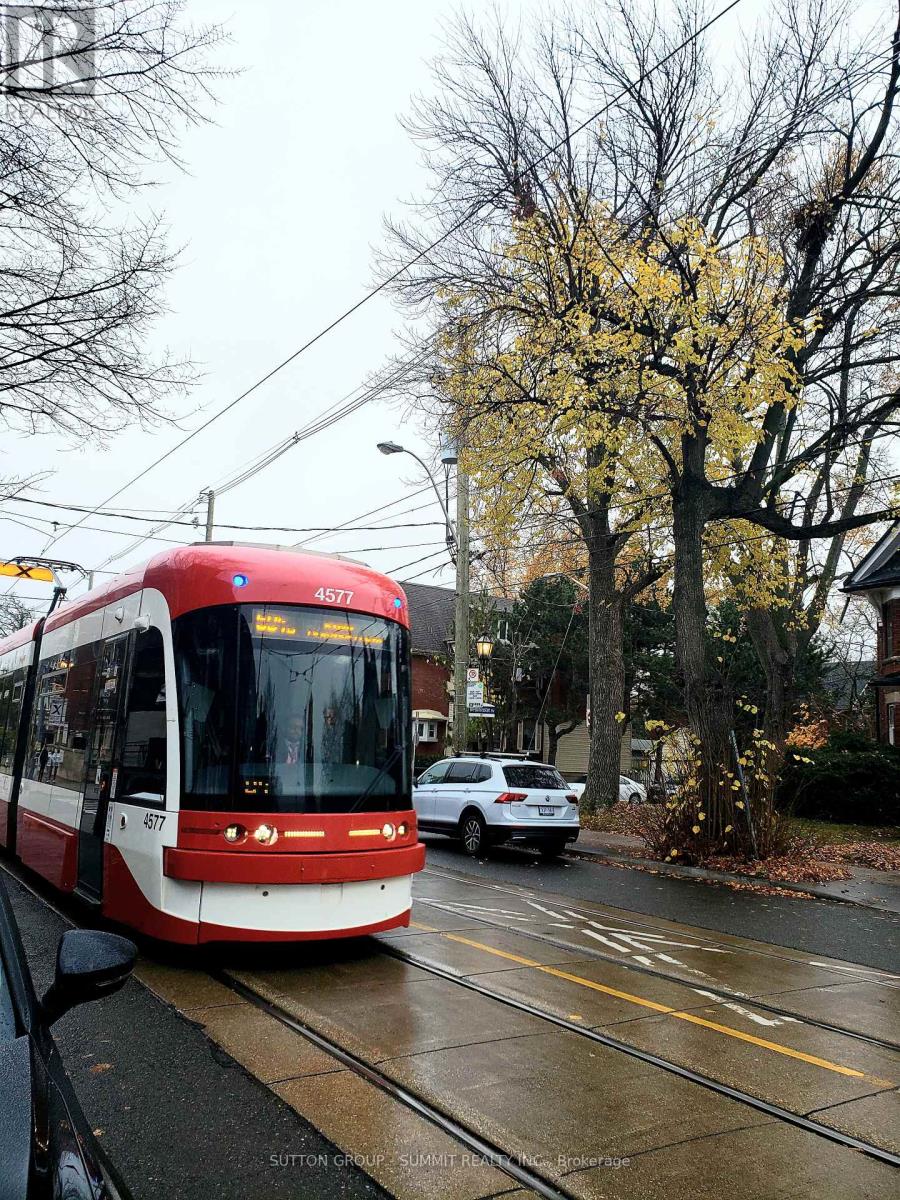 281 Roncesvalles Avenue E, Toronto (Roncesvalles), Ontario  M6R 2M3 - Photo 14 - W12152522