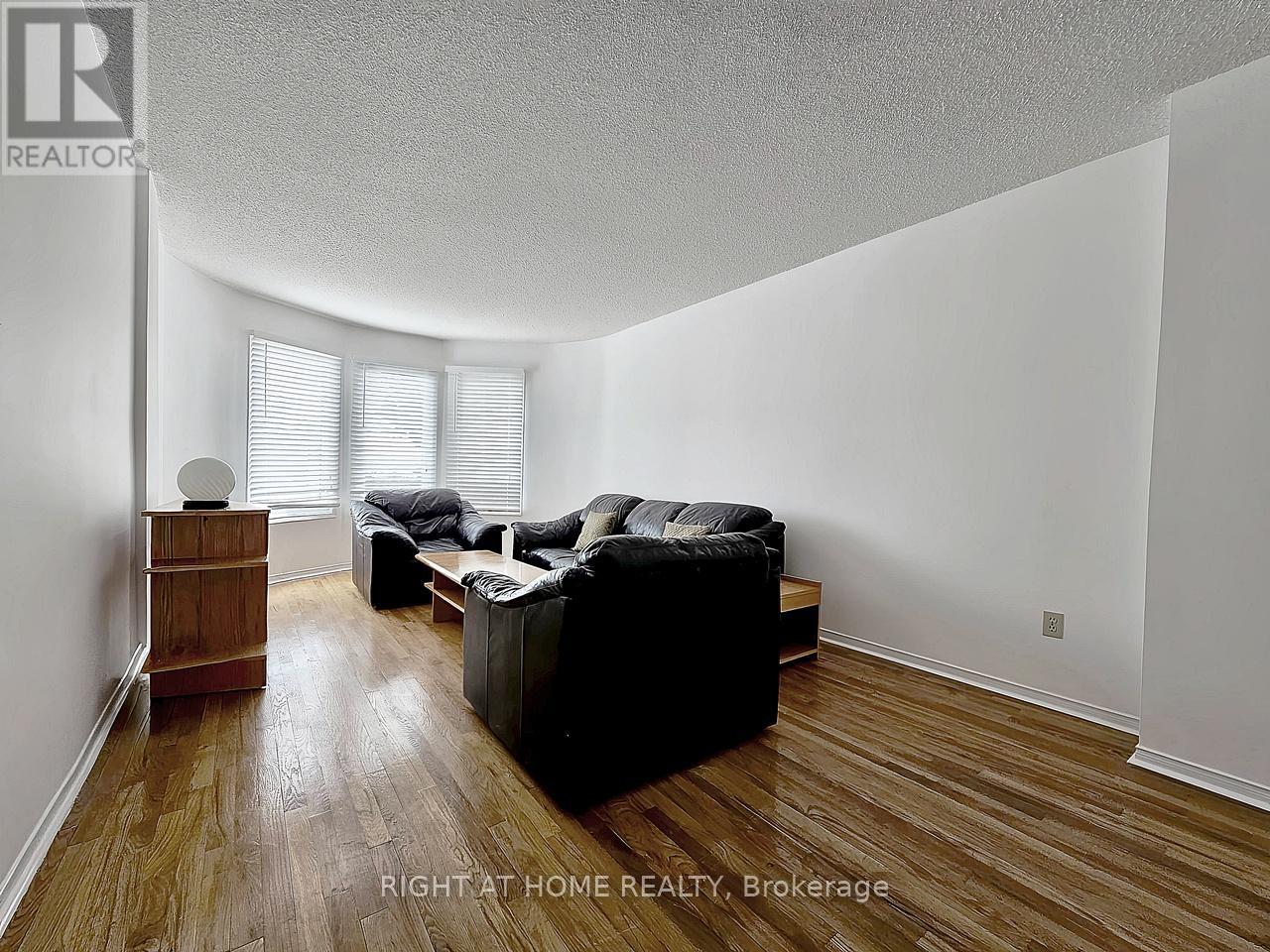 116 Cooperage Crescent, Richmond Hill, Ontario  L4C 9L8 - Photo 11 - N12132076