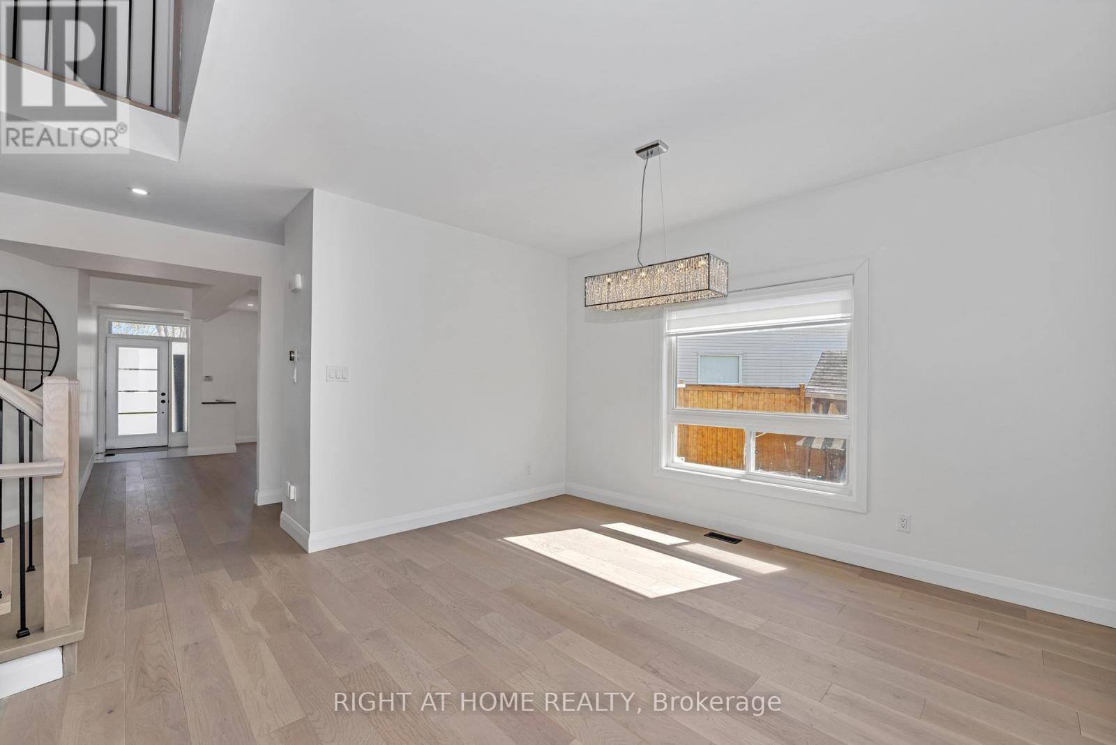 326 Wisteria Crescent, Ottawa, Ontario  K1V 0N5 - Photo 10 - X12152589