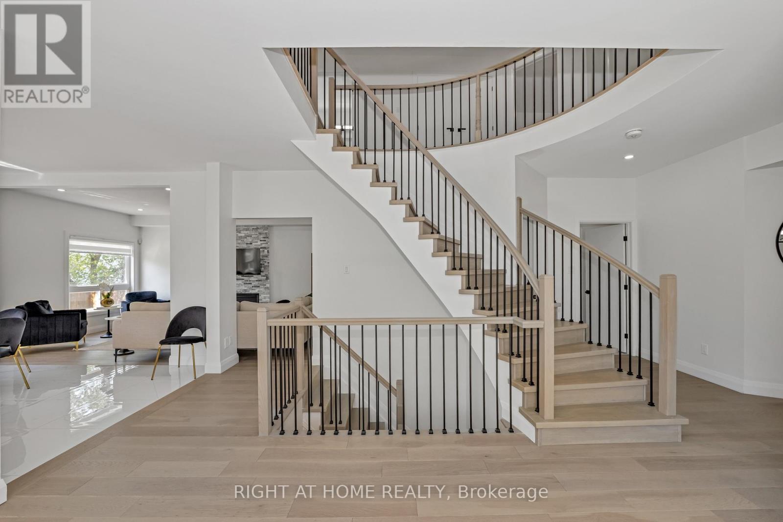 326 Wisteria Crescent, Ottawa, Ontario  K1V 0N5 - Photo 12 - X12152589