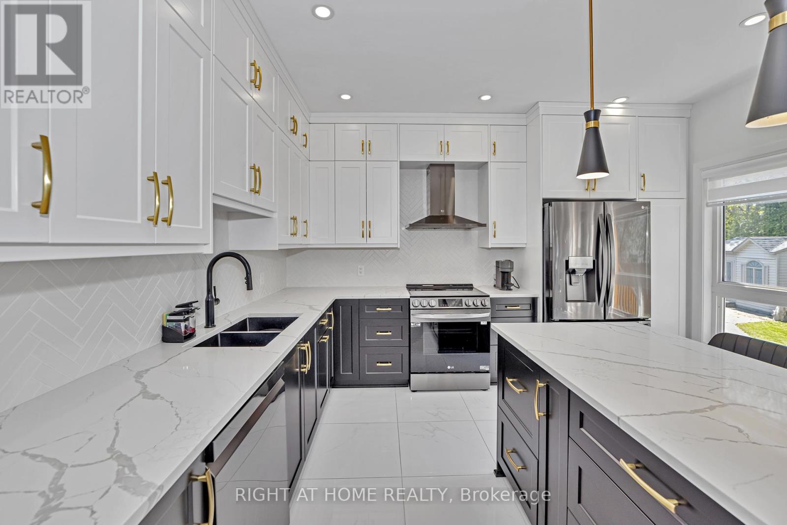 326 Wisteria Crescent, Ottawa, Ontario  K1V 0N5 - Photo 15 - X12152589