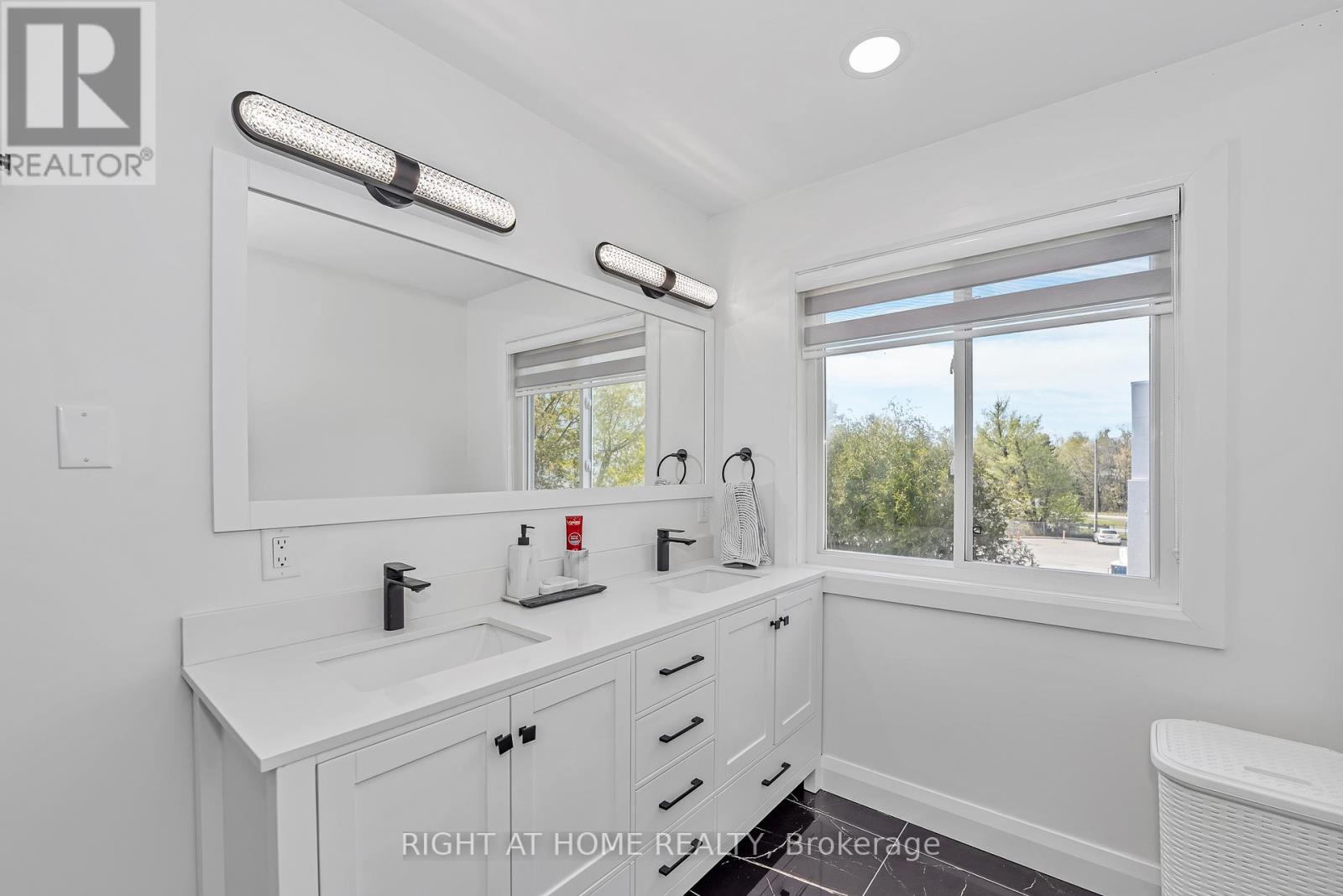 326 Wisteria Crescent, Ottawa, Ontario  K1V 0N5 - Photo 27 - X12152589