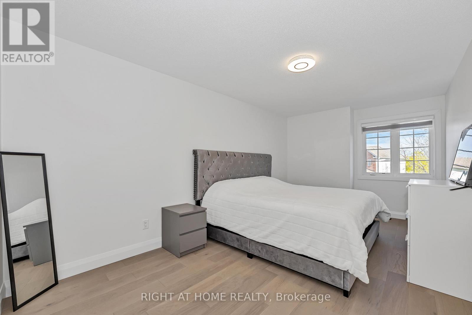326 Wisteria Crescent, Ottawa, Ontario  K1V 0N5 - Photo 32 - X12152589