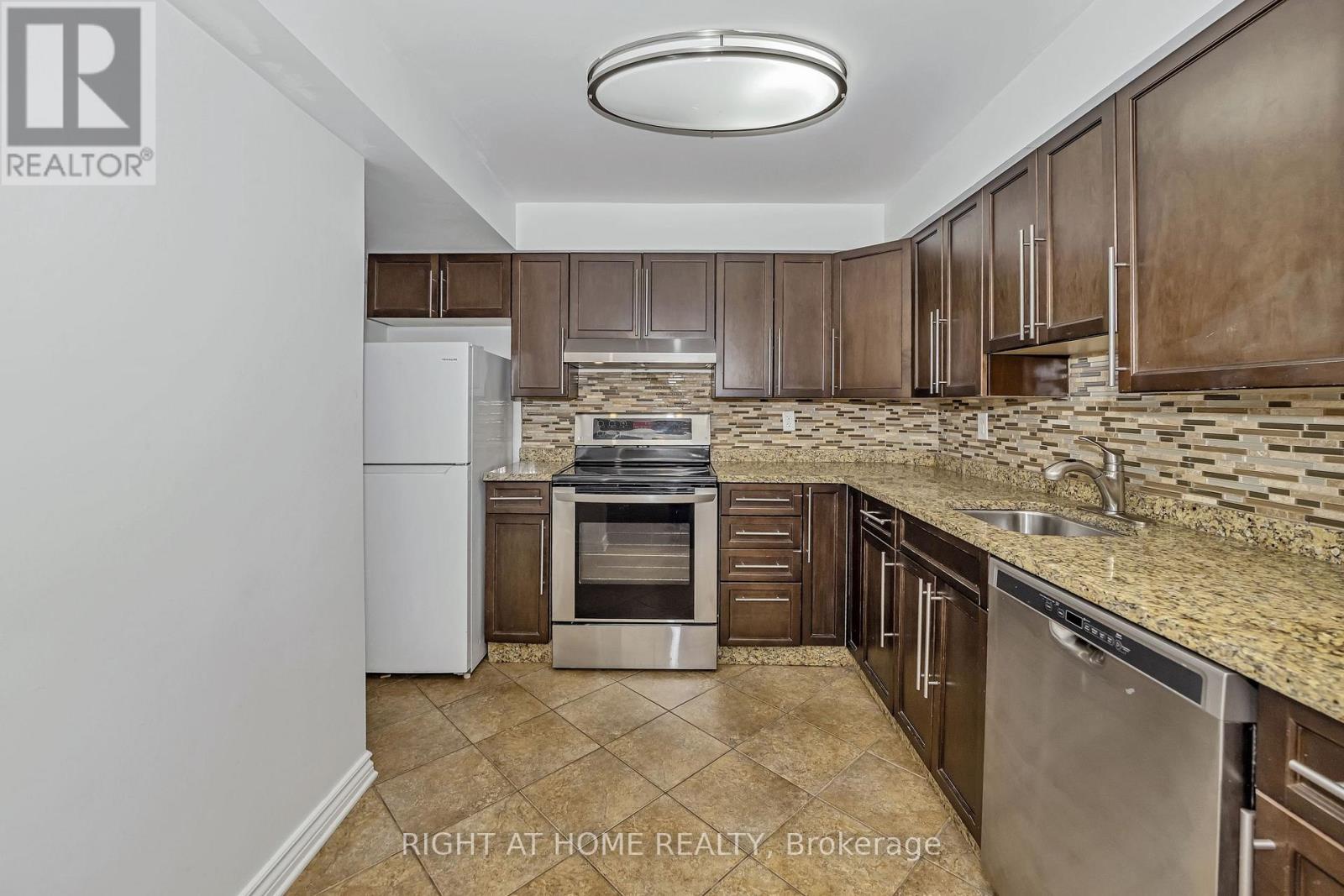 326 Wisteria Crescent, Ottawa, Ontario  K1V 0N5 - Photo 43 - X12152589