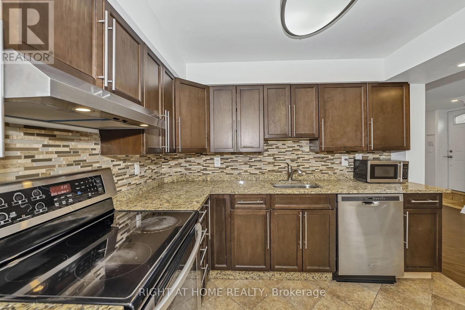 326 Wisteria Crescent, Ottawa, Ontario  K1V 0N5 - Photo 44 - X12152589