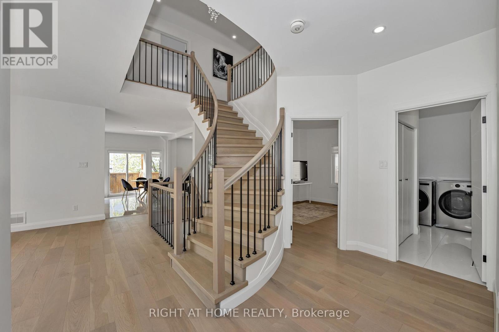 326 Wisteria Crescent, Ottawa, Ontario  K1V 0N5 - Photo 6 - X12152589