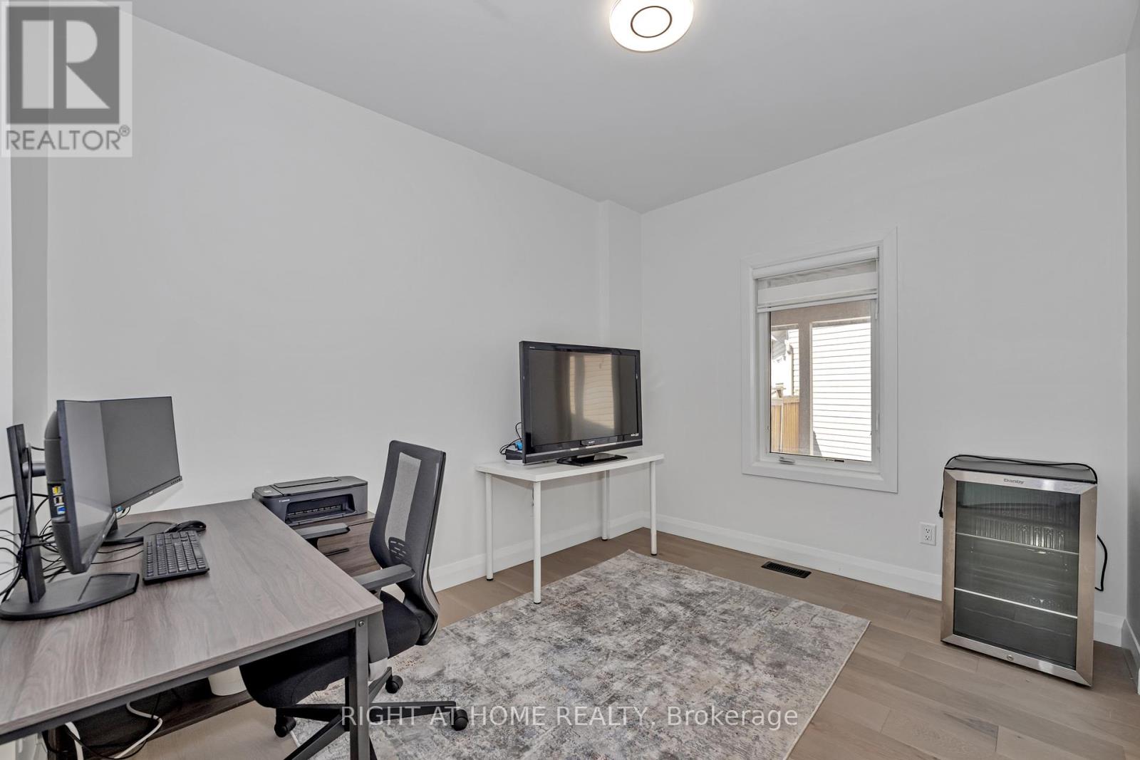 326 Wisteria Crescent, Ottawa, Ontario  K1V 0N5 - Photo 8 - X12152589