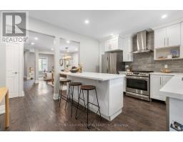 93 HARVIE AVENUE, Toronto, Ontario