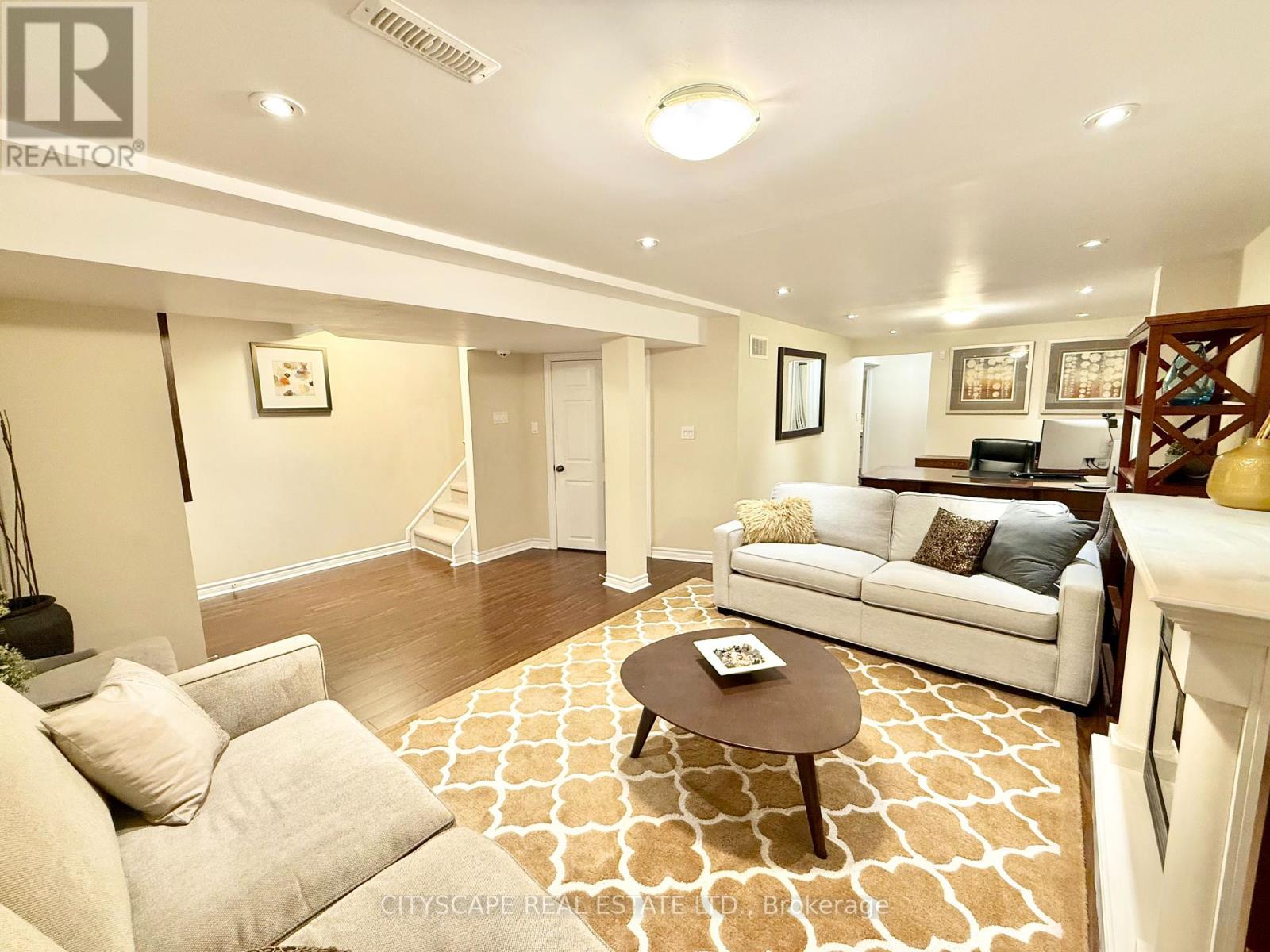 3376 Frobex Court, Mississauga, Ontario  L5C 2B5 - Photo 34 - W12152143