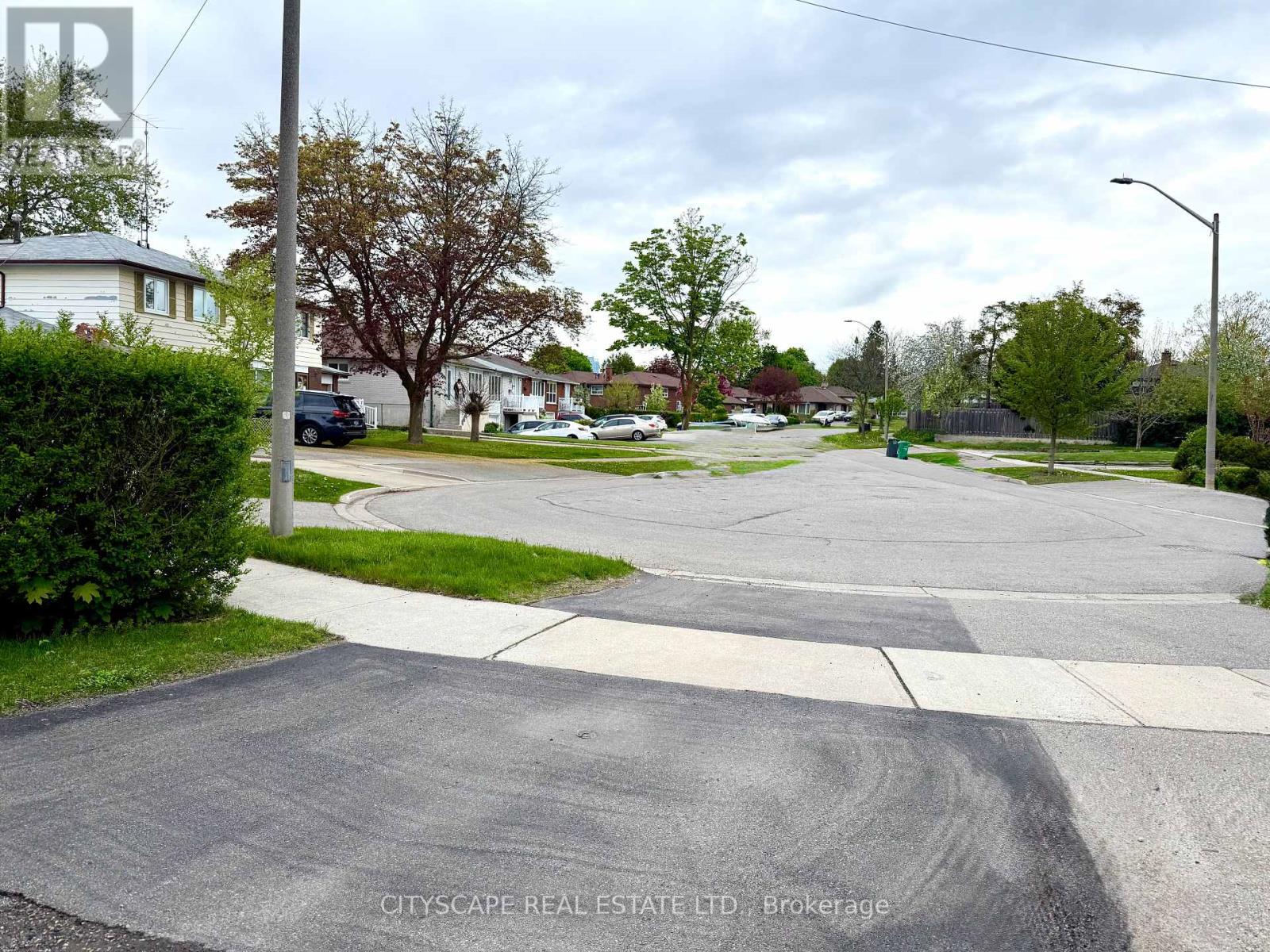 3376 Frobex Court, Mississauga, Ontario  L5C 2B5 - Photo 40 - W12152143