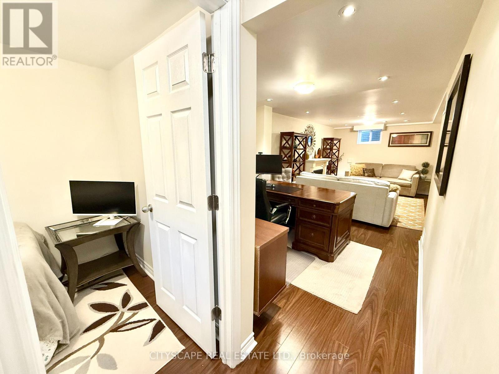 3376 Frobex Court, Mississauga, Ontario  L5C 2B5 - Photo 36 - W12152143