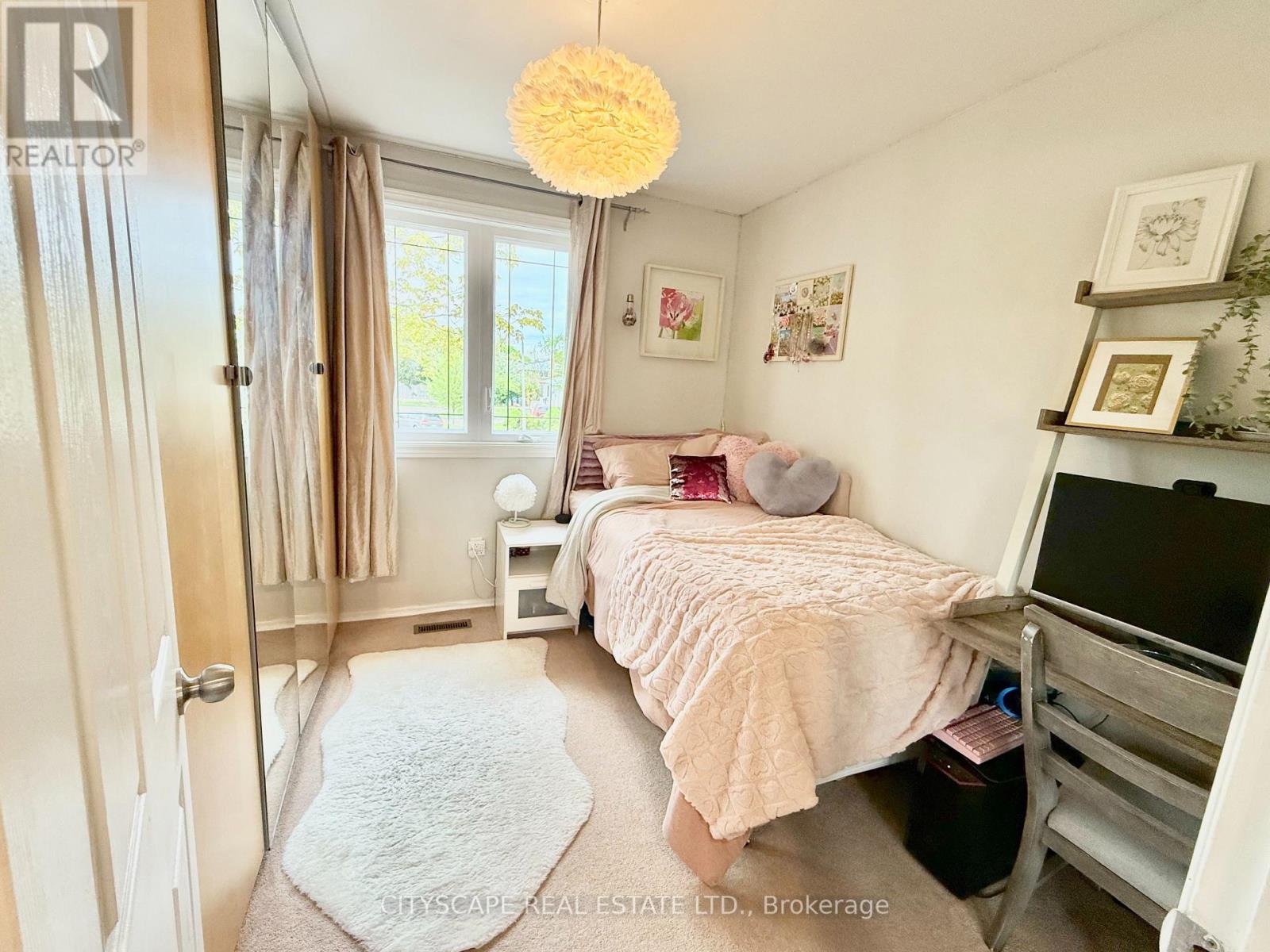 3376 Frobex Court, Mississauga, Ontario  L5C 2B5 - Photo 29 - W12152143