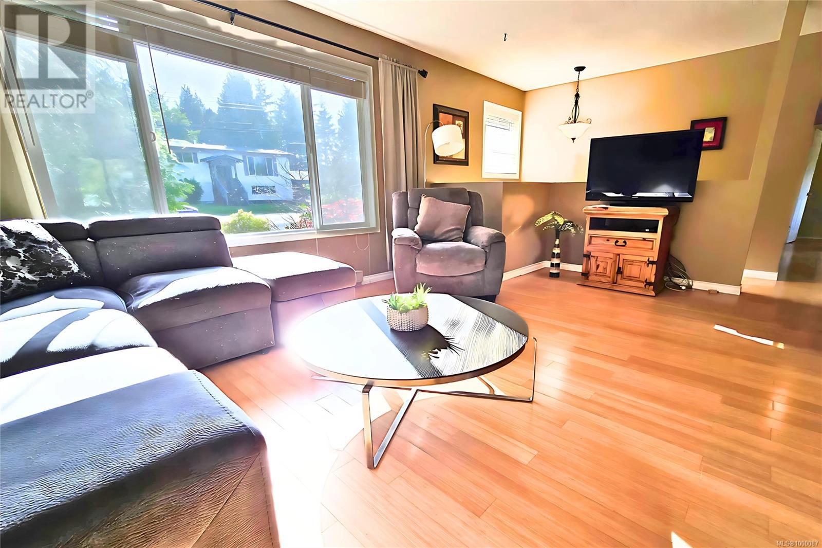 1689 Bay St, Ucluelet, British Columbia  V0R 3A0 - Photo 13 - 1000087