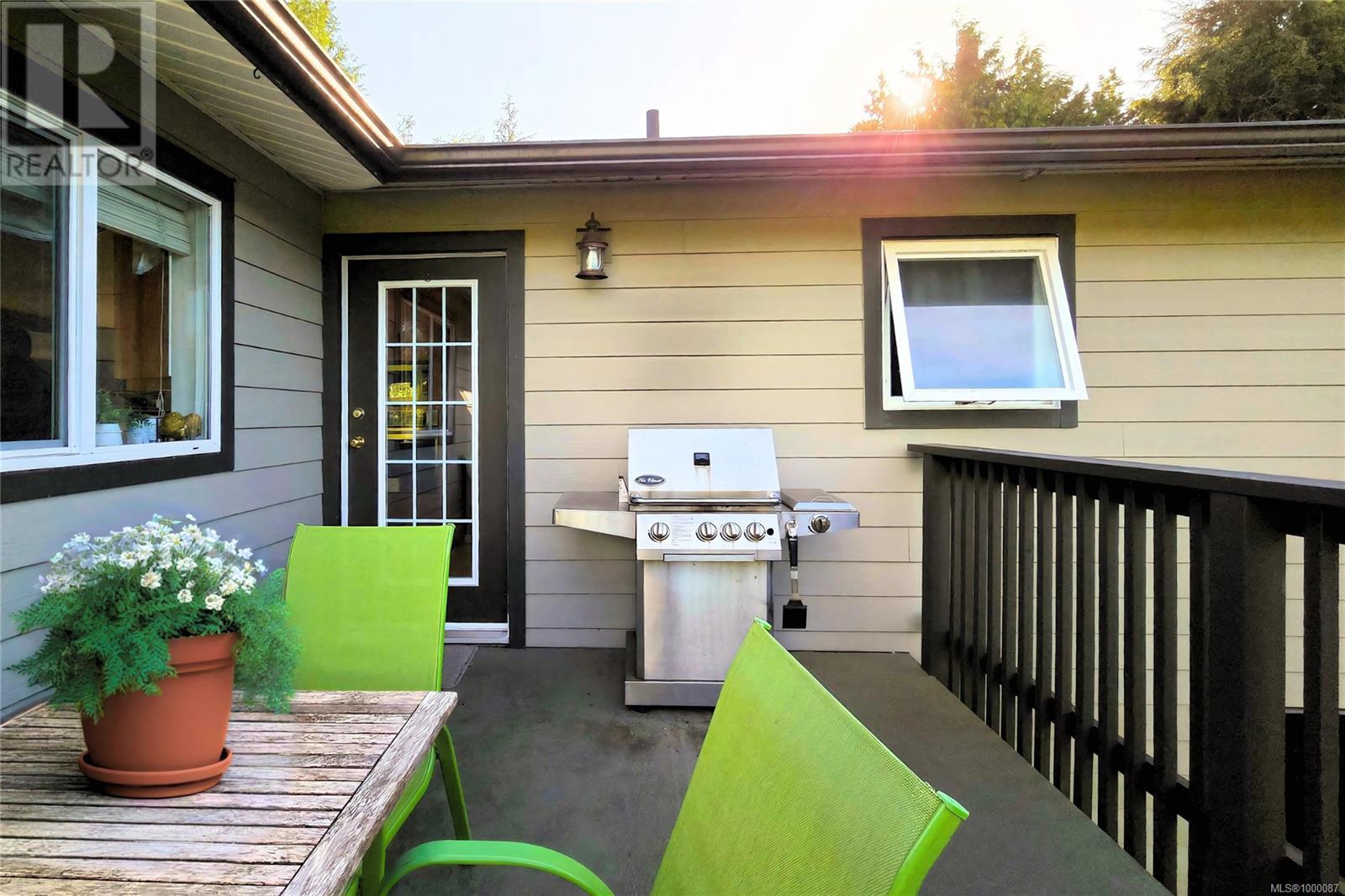 1689 Bay St, Ucluelet, British Columbia  V0R 3A0 - Photo 22 - 1000087