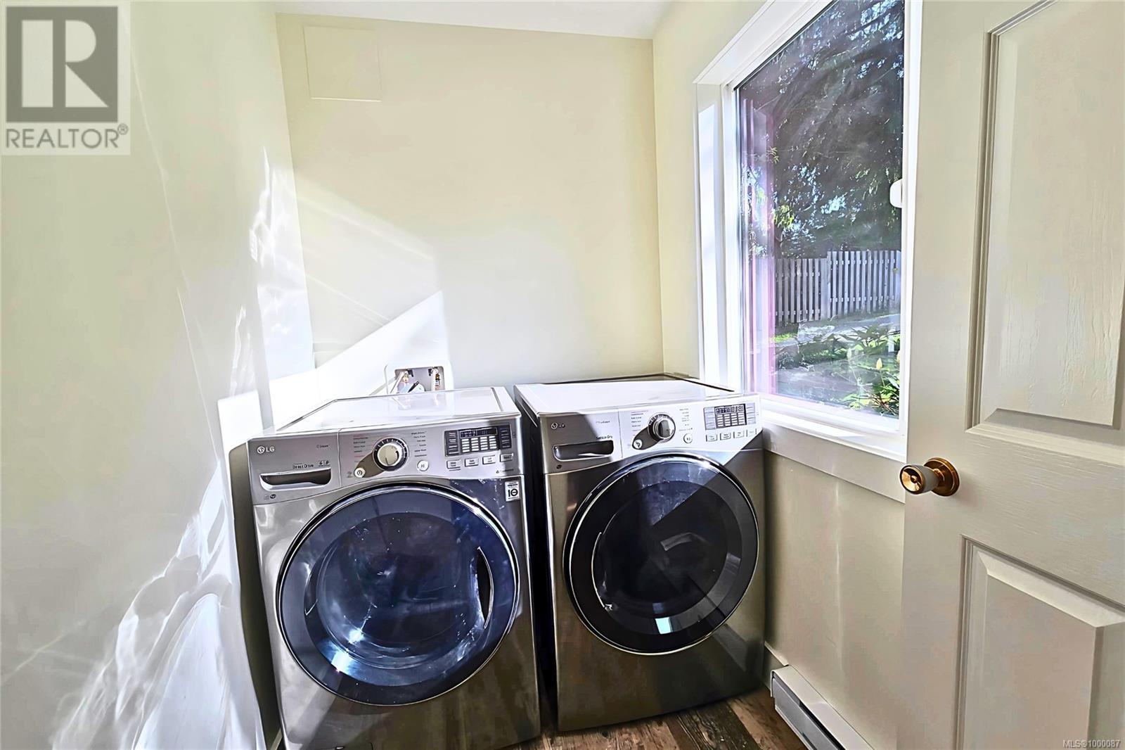 1689 Bay St, Ucluelet, British Columbia  V0R 3A0 - Photo 23 - 1000087