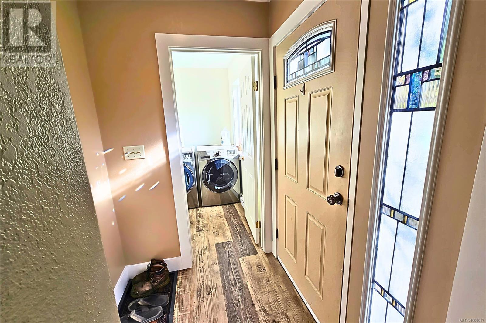 1689 Bay St, Ucluelet, British Columbia  V0R 3A0 - Photo 24 - 1000087