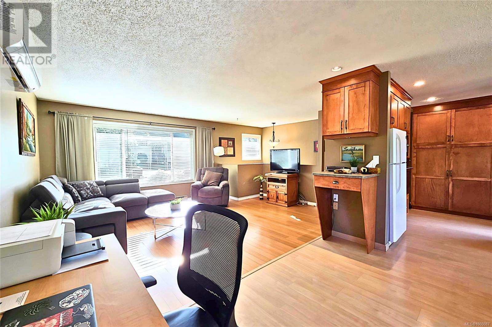 1689 Bay St, Ucluelet, British Columbia  V0R 3A0 - Photo 9 - 1000087