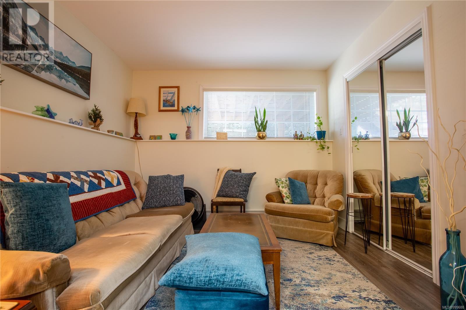 Property at 6191 Wallace Dr image 3