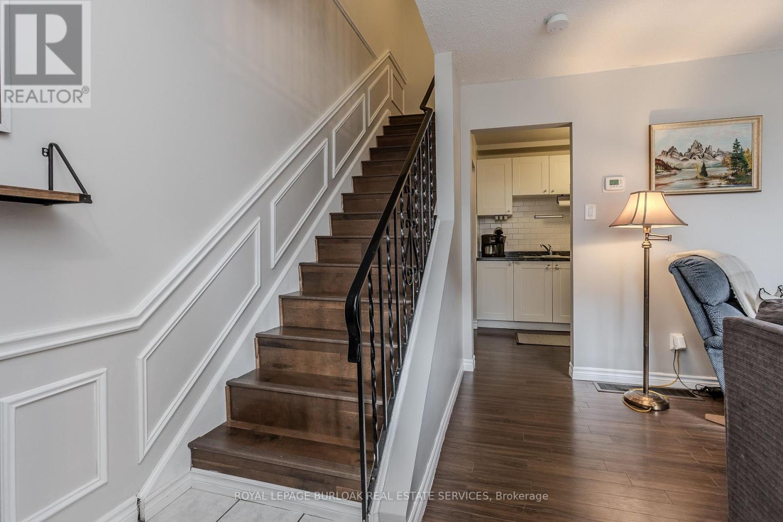 Property at 9 - 165 LIMERIDGE ROAD W image 5
