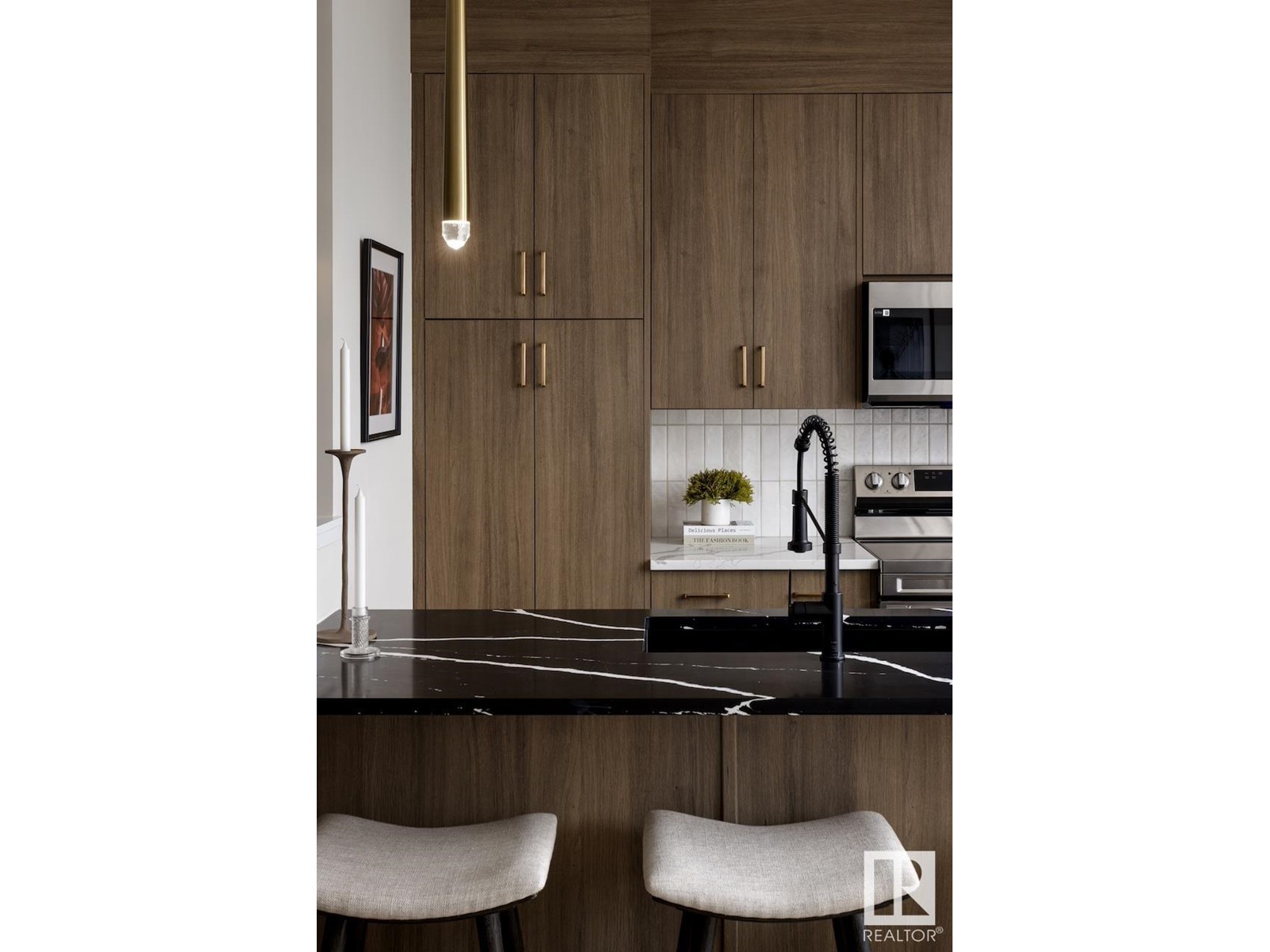 Property at 629 Cambrian BV image 4