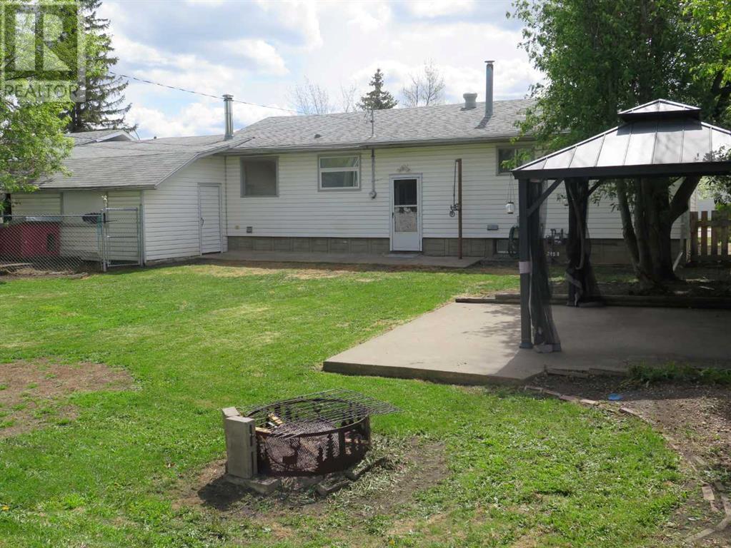 9916 85 Avenue, Grande Prairie, Alberta  T8V 0A2 - Photo 3 - A2221445