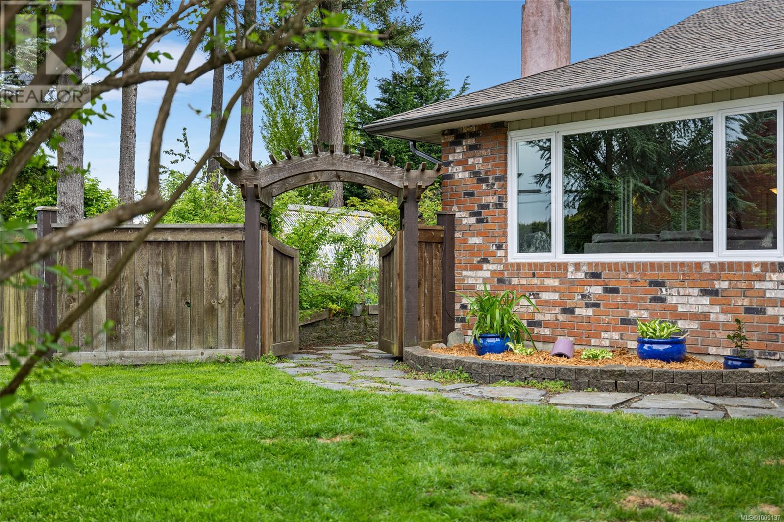 Property at 612 Cormorant Pl image 4