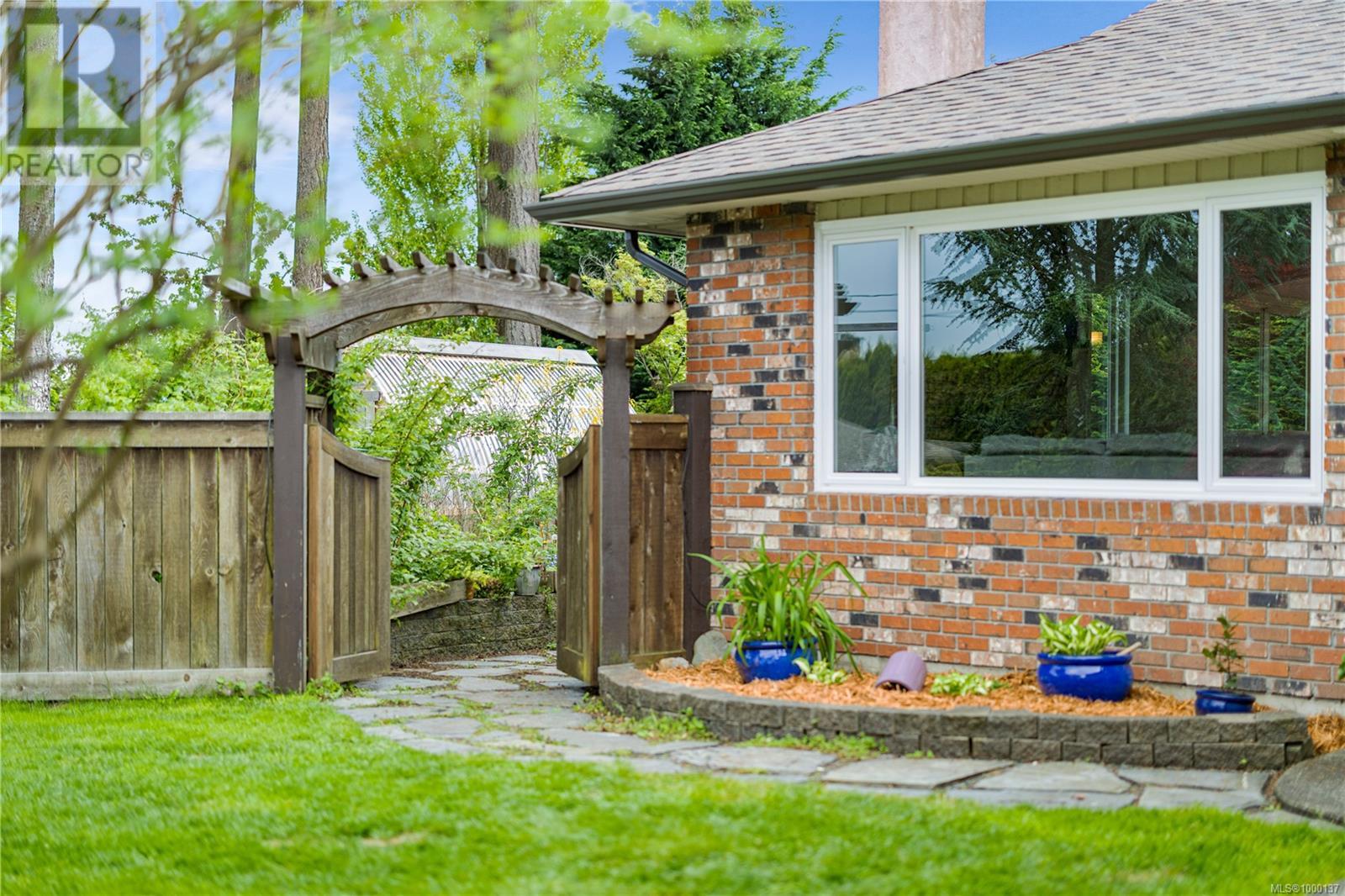 Property at 612 Cormorant Pl image 5