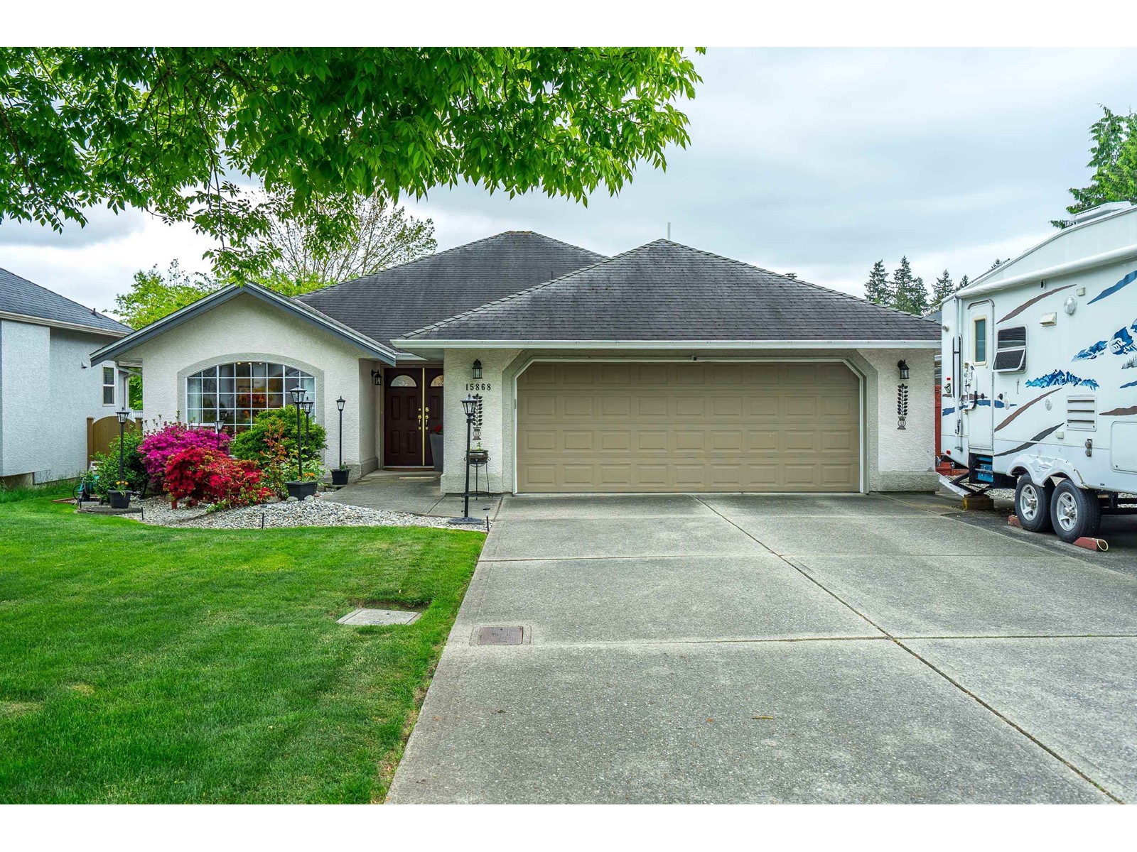 15868 80a Avenue, Surrey, British Columbia  V4N 0S7 - Photo 3 - R3003154