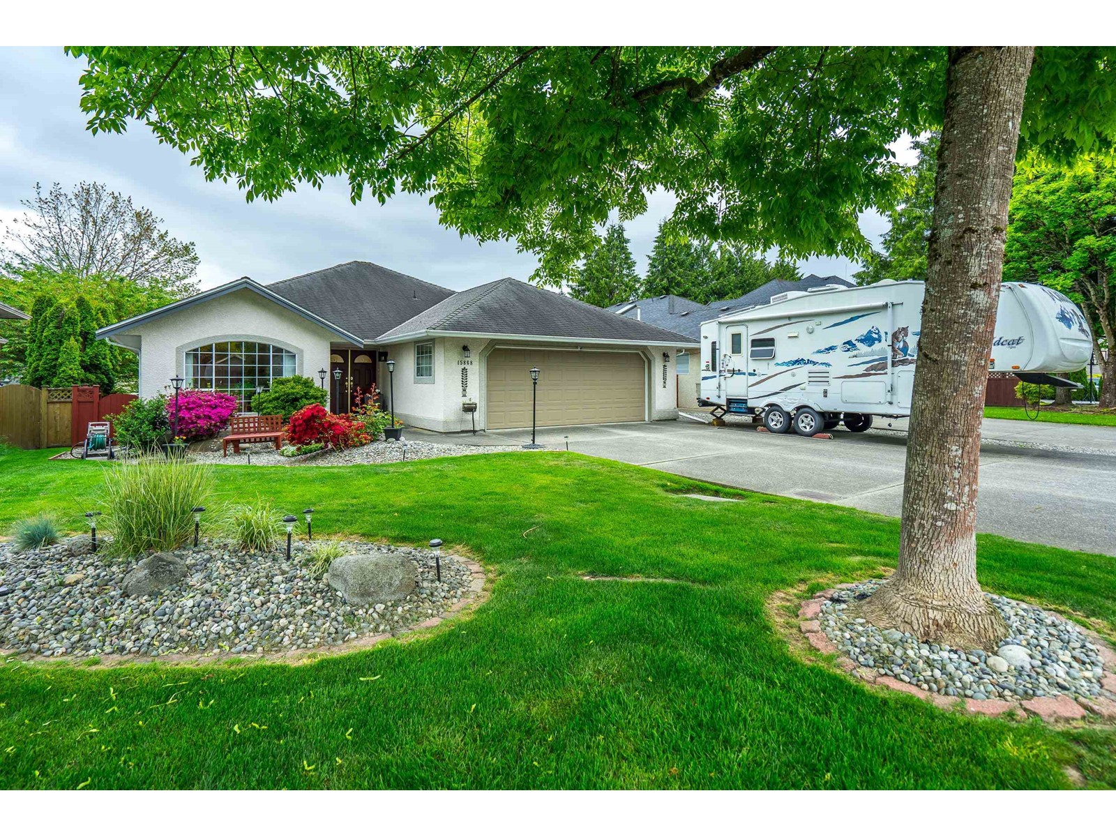 15868 80a Avenue, Surrey, British Columbia  V4N 0S7 - Photo 2 - R3003154