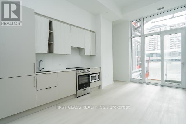 527 - 3900 Confederation Parkway, Mississauga (City Centre), Ontario  L5B 0M3 - Photo 3 - W12152617