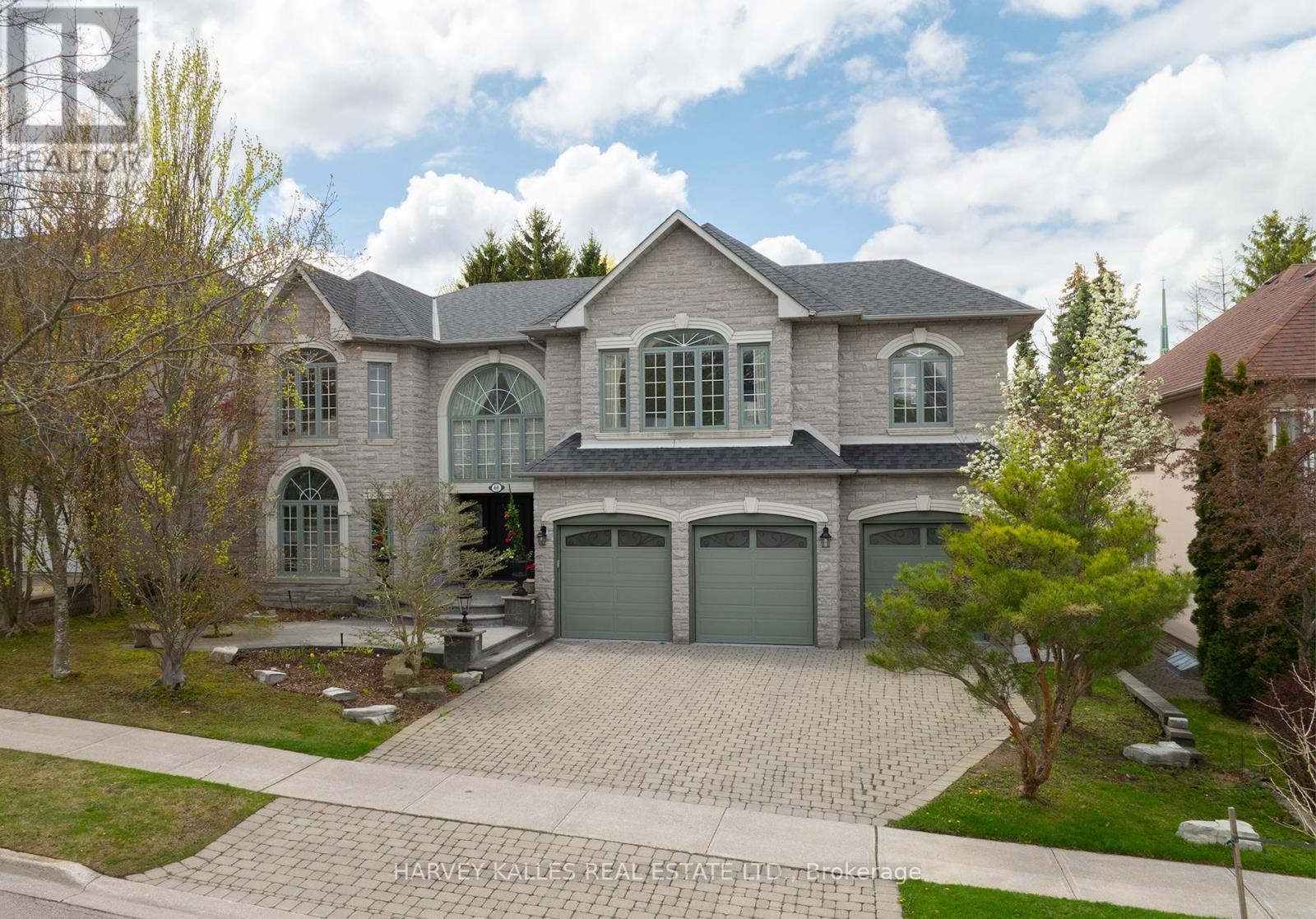 60 Bowan Court, Toronto, Ontario  M2K 3A7 - Photo 2 - C12134230