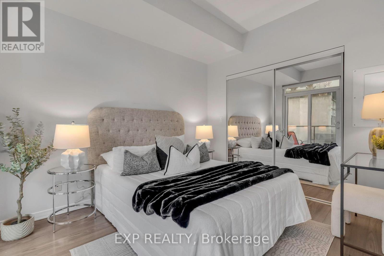 2021 - 352 Front Street W, Toronto, Ontario  M5V 0K3 - Photo 12 - C12152638