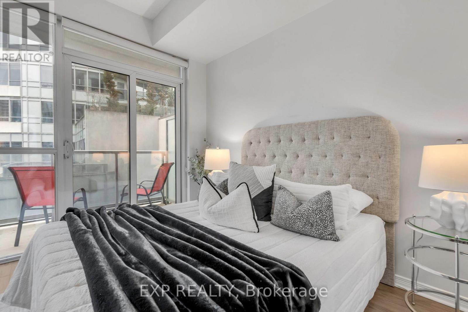 2021 - 352 Front Street W, Toronto, Ontario  M5V 0K3 - Photo 13 - C12152638
