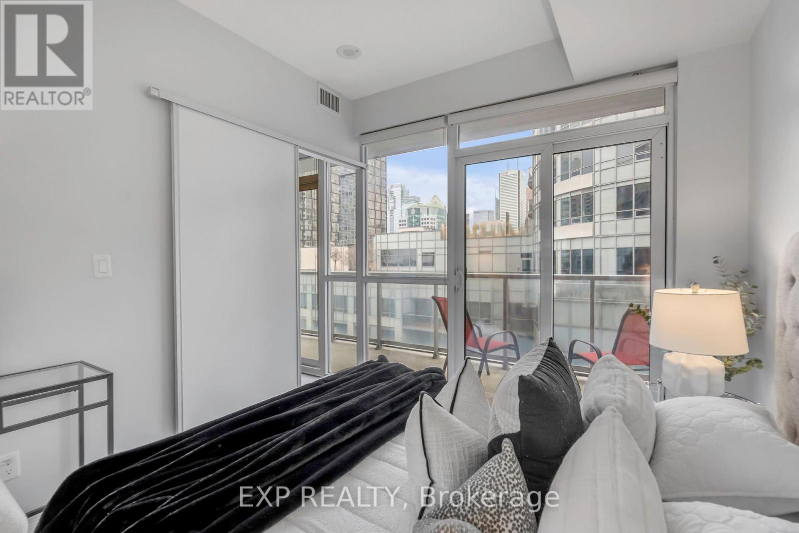 2021 - 352 Front Street W, Toronto, Ontario  M5V 0K3 - Photo 14 - C12152638