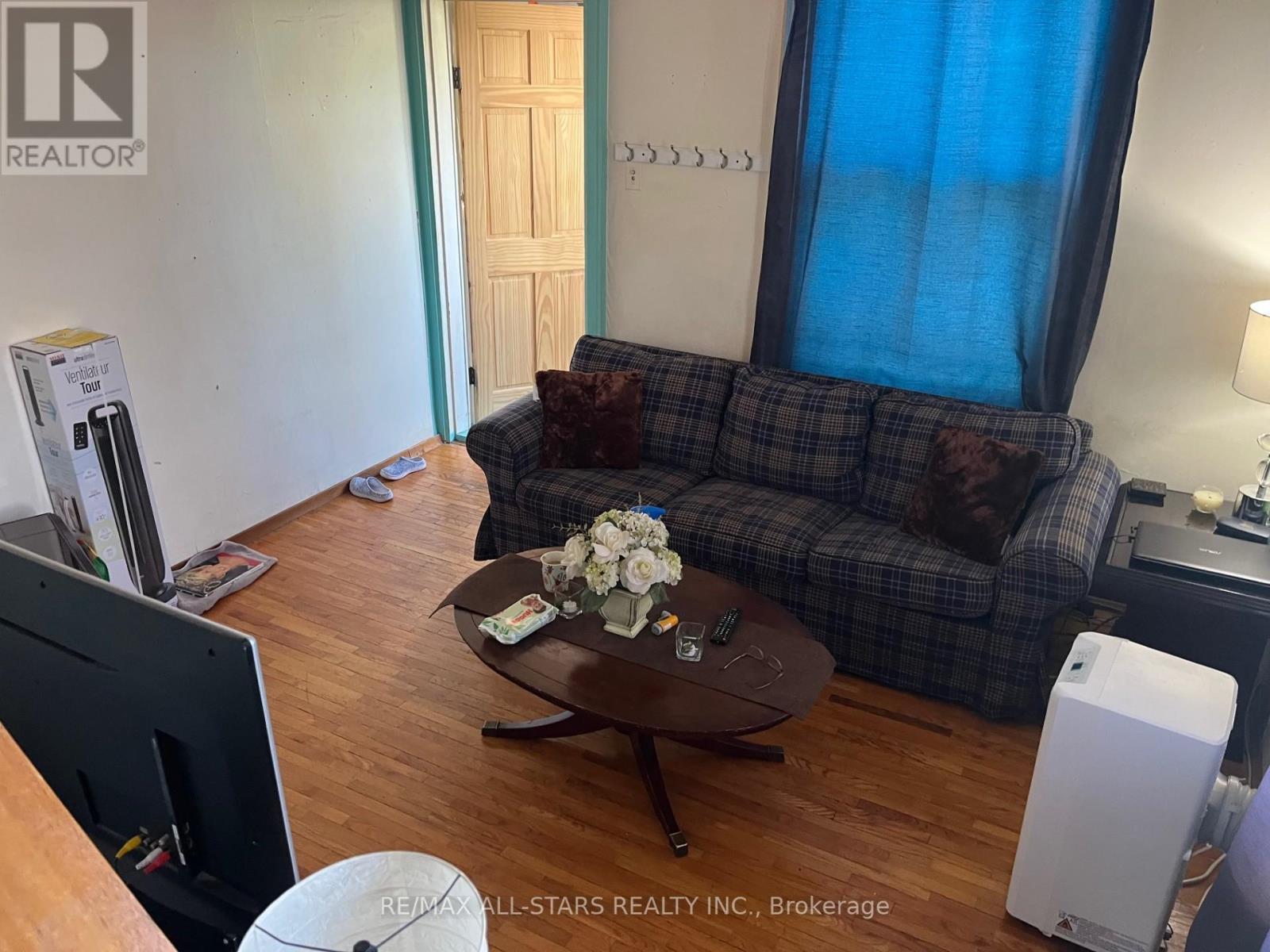 34 Trueman Street, Brampton, Ontario  L6W 3B3 - Photo 17 - W12147577